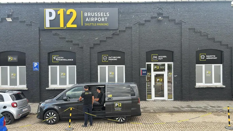 Parking P12